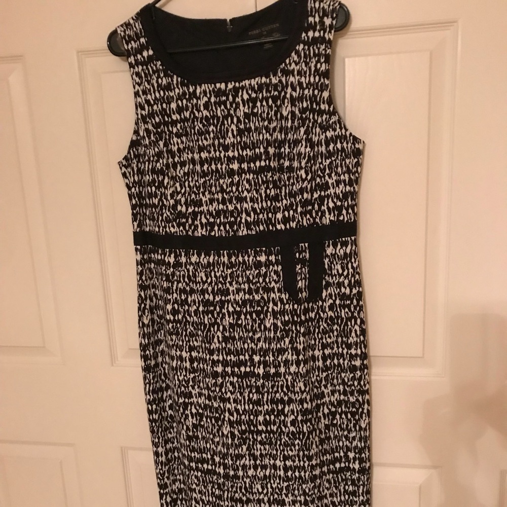 Perri Cutten Black & White AU Designer Dress